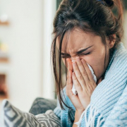 Quels sont les symptômes de la Covid-19 et quels gestes adopter ?
